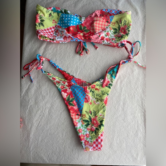 NWOT Cheeky Bikini - Picture 3 of 4